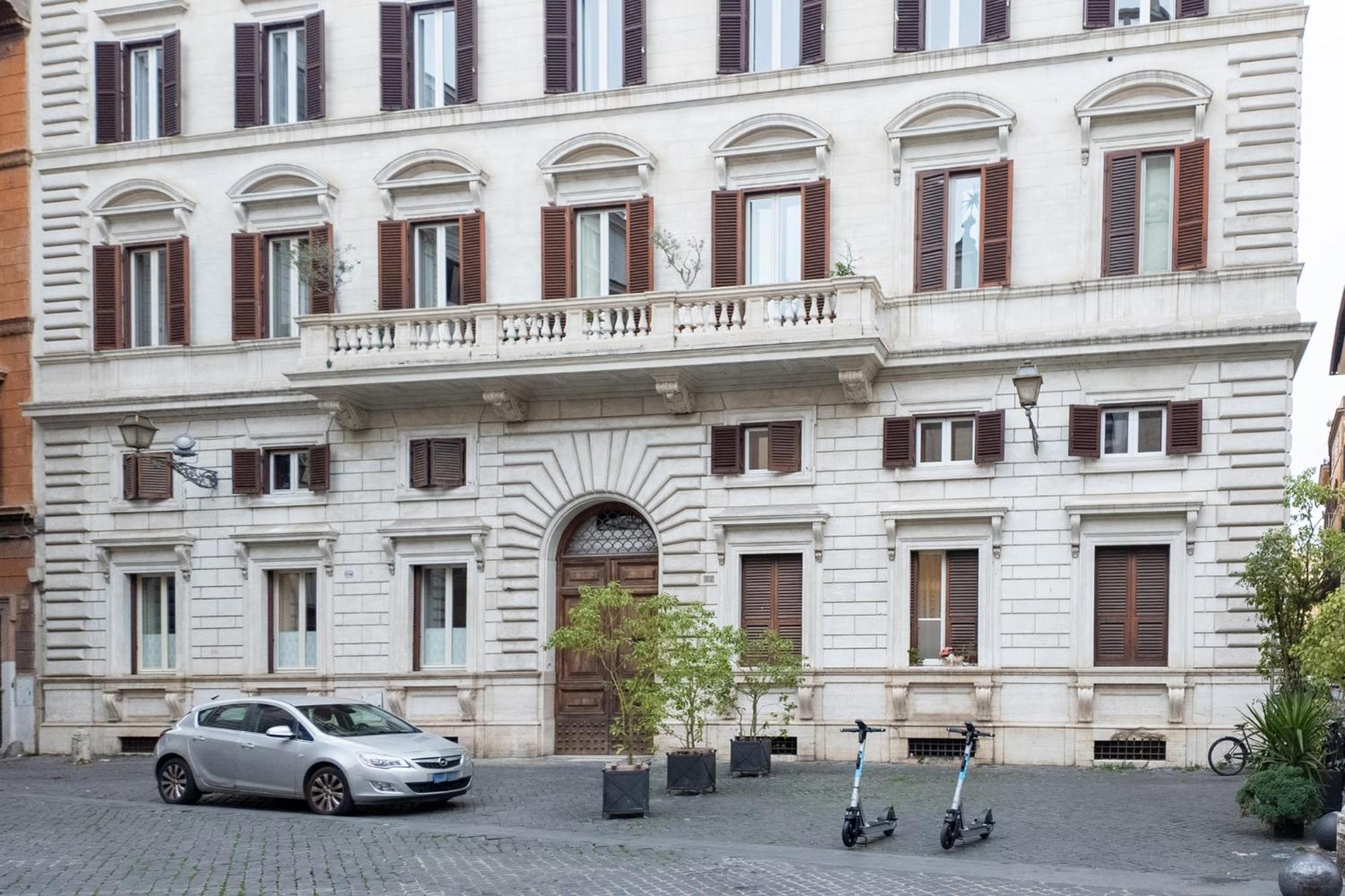 The Best In Rome Orologio Bagian luar foto