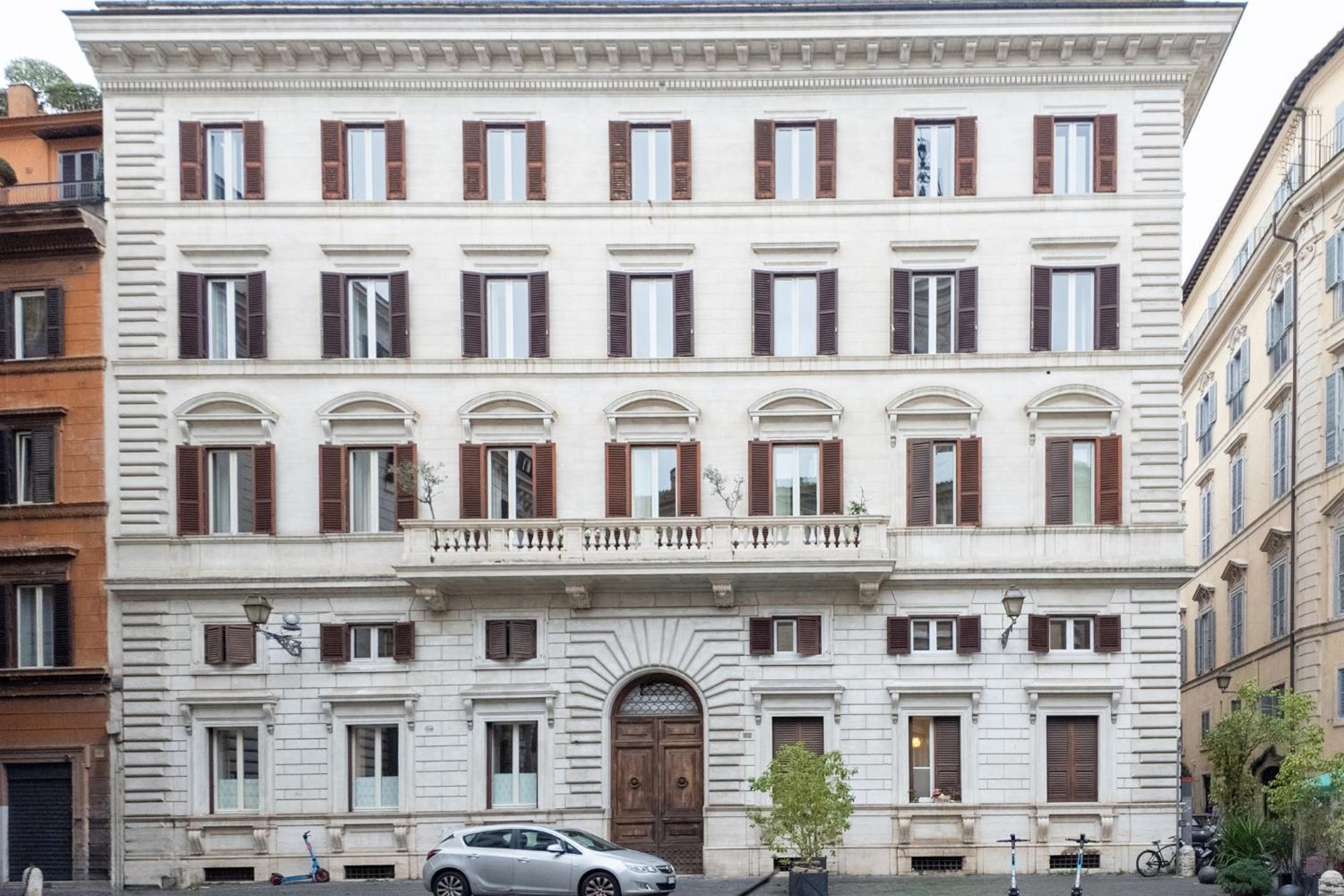 The Best In Rome Orologio Bagian luar foto